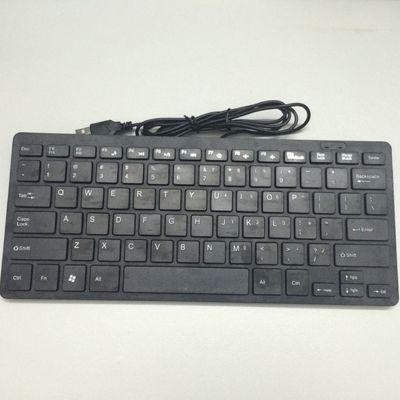 SCHRITT Plastikspritzen für verdrahtete Tastatur-Büro-Tischrechner-Tastatur